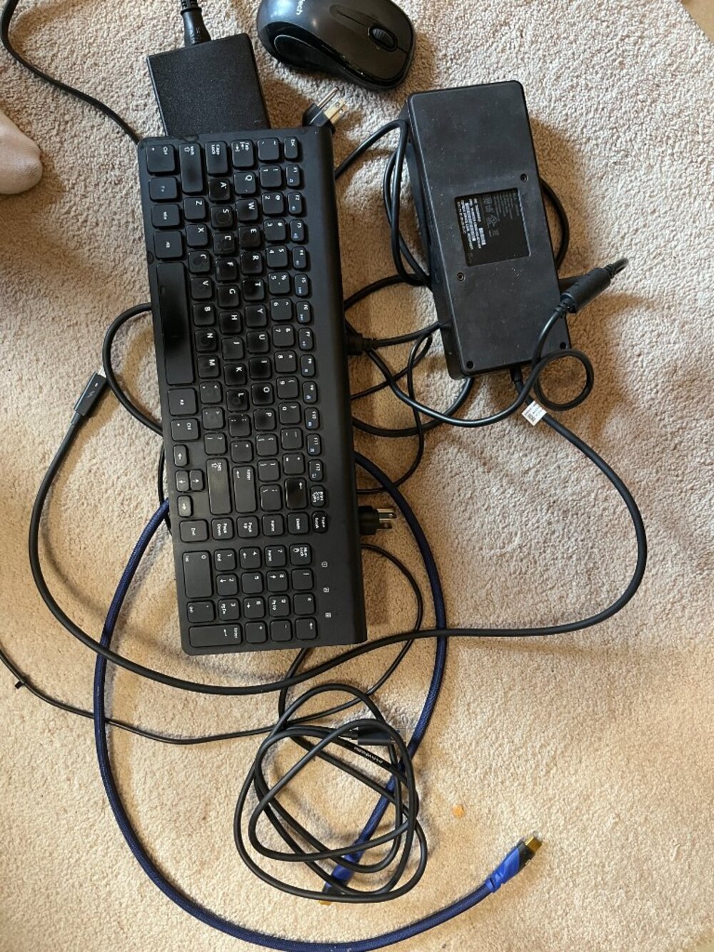 Dell Docking System, Wireless Key and Mouse, Power Cords (Great Bundl1) - Picture 13 of 16